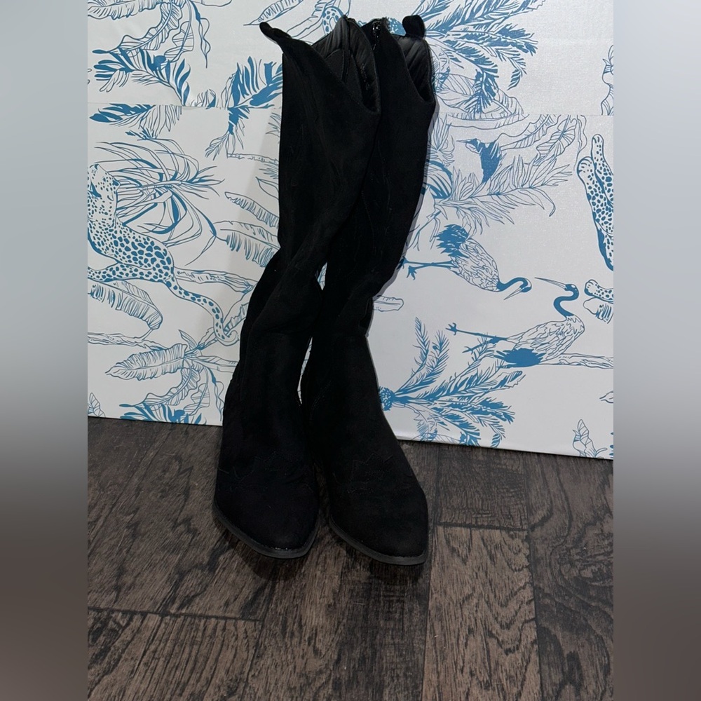 Elegant Black Women's Boots
